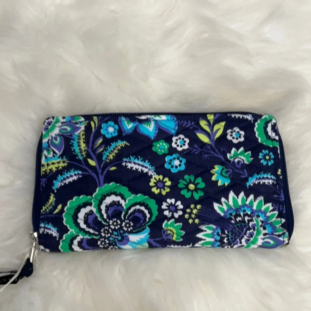 Bella Taylor Quilted Wallet Floral Print - Picture 4 of 7